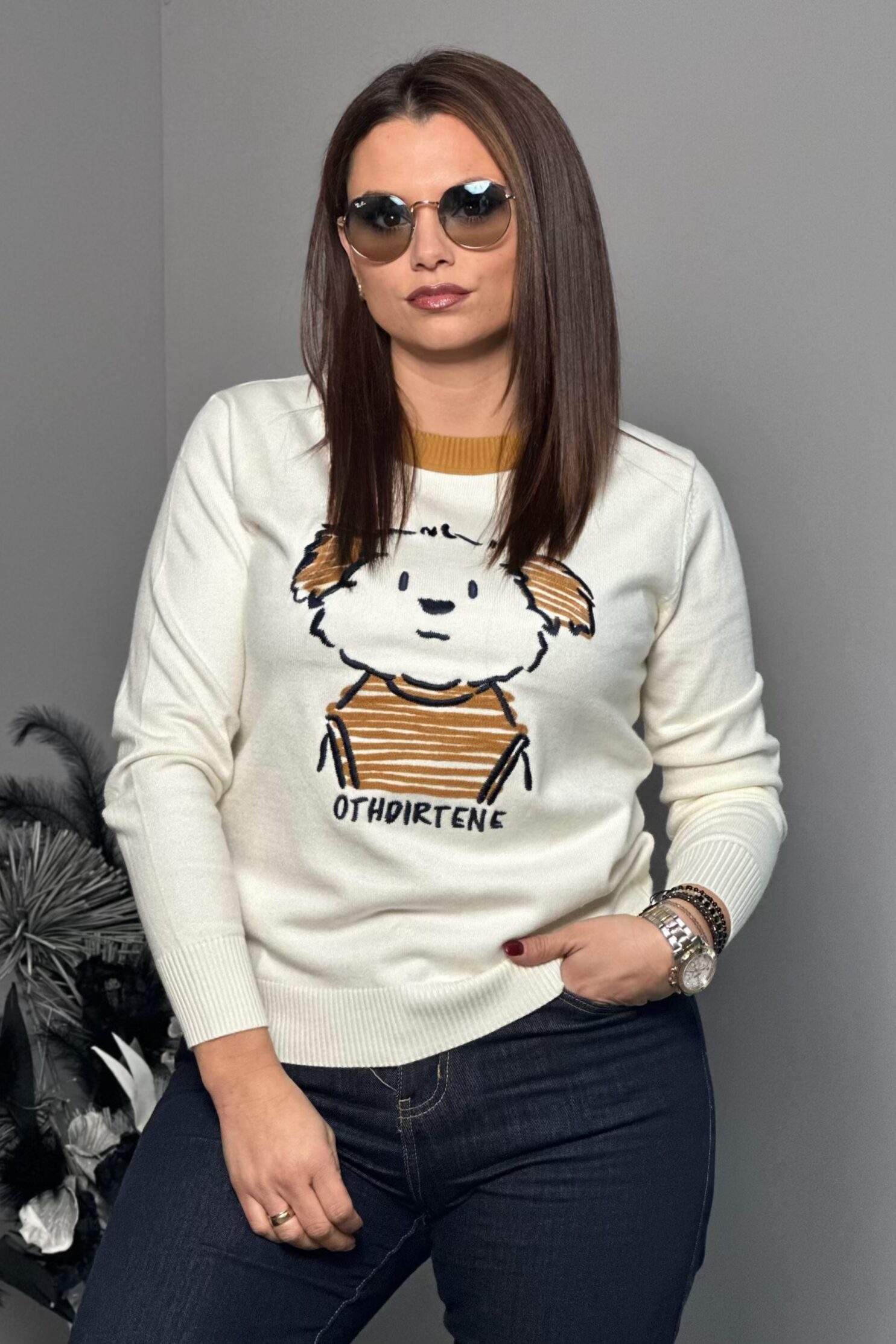 Кашмирена блуза с декорация куче